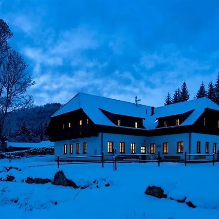 Dvur Liskovy Vrch 4*