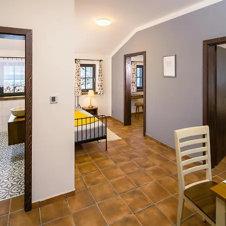 Dvur Liskovy Vrch Guest house 4*