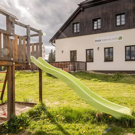 Dvur Liskovy Vrch Vendégház 3*