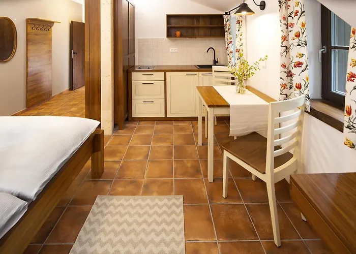 Pensjonat Dvur Liskovy Vrch 3*