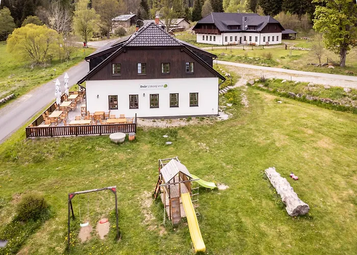 Dvur Liskovy Vrch 3*